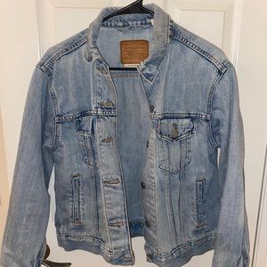 Levis denim jacket size M